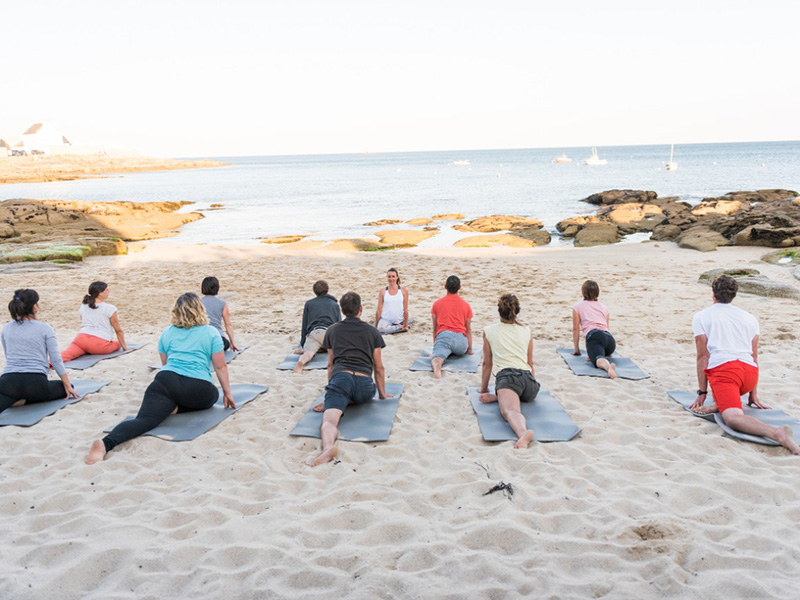 Yoga sur la plage